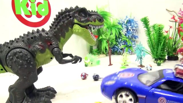 KHỦNG LONG BẠO CHÚA cướp kẹo của xe ô tô tải bị cảnh sát bắt DINOSAUR AND CAR TOY STORY FOR KIDS 810-uV_KTM0T