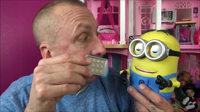 Bad Baby Annabelle Cuts Victoria Hair Cookie Baking Fail Hidden Egg Toy Freaks-FIW