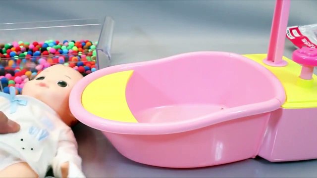 Baby Doll Bath Time Doctor Syringe Play Doh Toy Surprise Slime Learn Colors-lNrcHi