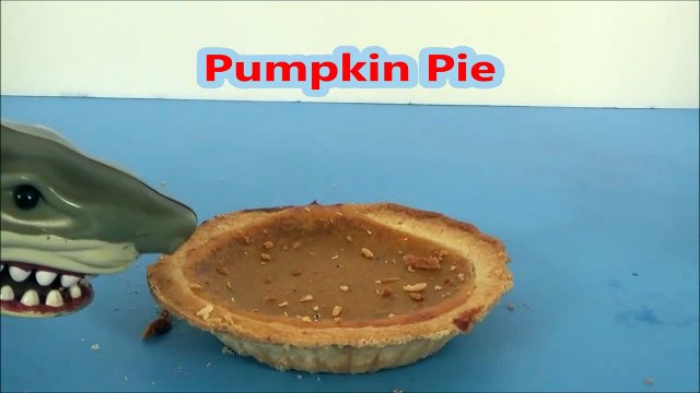 Sharks Eating Pies 'Messy Food Fight Style' Toy Shark Challenge-FHIRw9Ah