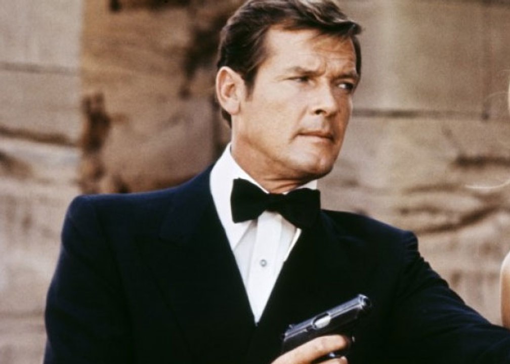 ROGER MOORE : 40 great JAMES BOND quotes