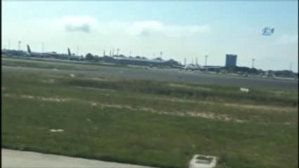 Atatürk Havalimanı Trafiğini Alt Üst Eden Köpek Kamerada