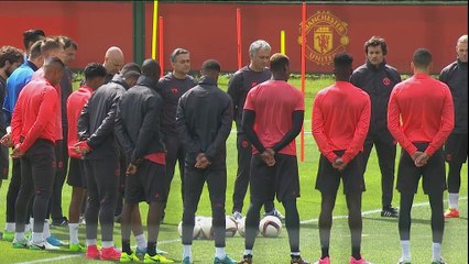 Attentat Manchester - La minute des silence des joueurs de United