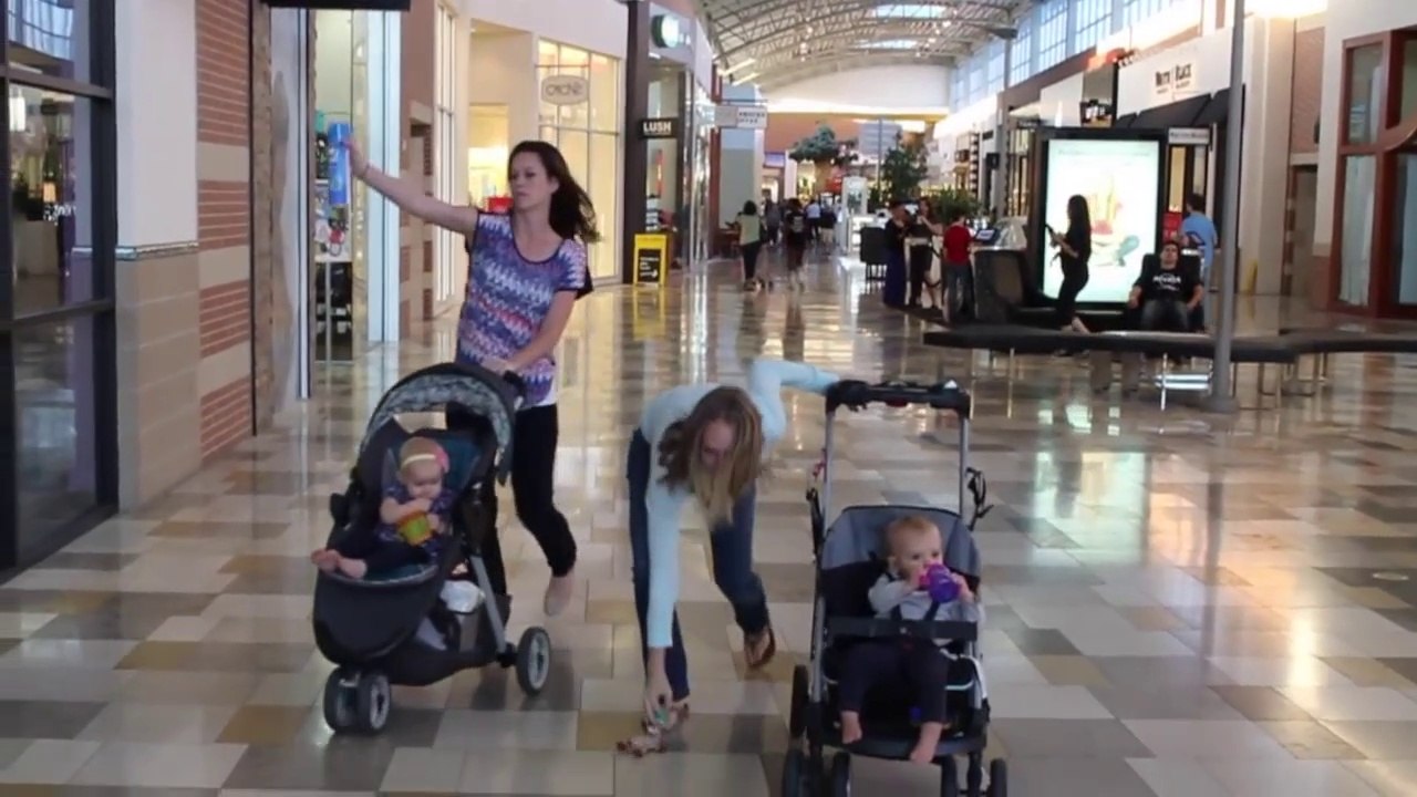 2 types de mamans : celle qui a peur des microbes et celle qui s'en fout