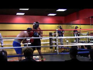 sparring at shawn porter's gym - EsNews Boxing