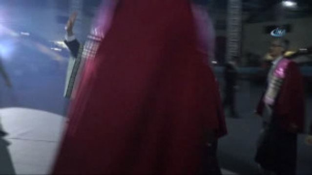 Açıköğretim Fakültesinde Mezuniyet Coşkusu