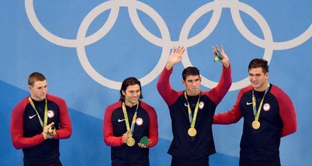 Video herunterladen: Medals from Rio Olympics are rusting, chipping