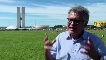 Centenas de máscaras contra a corrupção