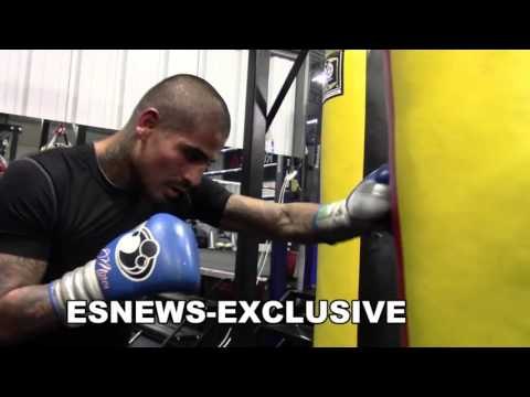 ABNER MARES SPEEDY MARES IN THE GYM - EsNews Boxing