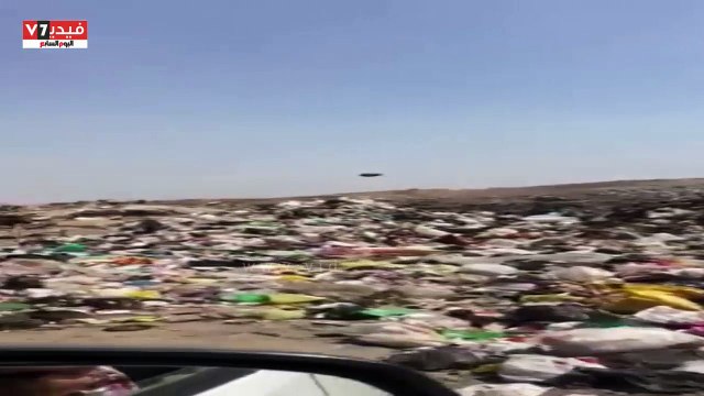 أصحاب ورش بناء السفن يشكون من جبال قمامة تحيط بهم بشرق بورسعيد