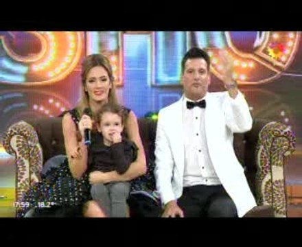 Paula en Este es el Show 5 (con Pedro y OLI - look de Pau) - 23 de Mayo