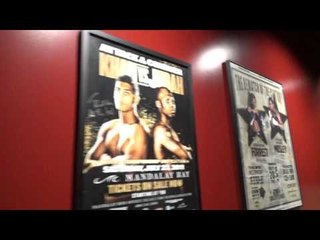Boxing Posters At The Home Of Comedian Russell Peters - EsNews Boxing
