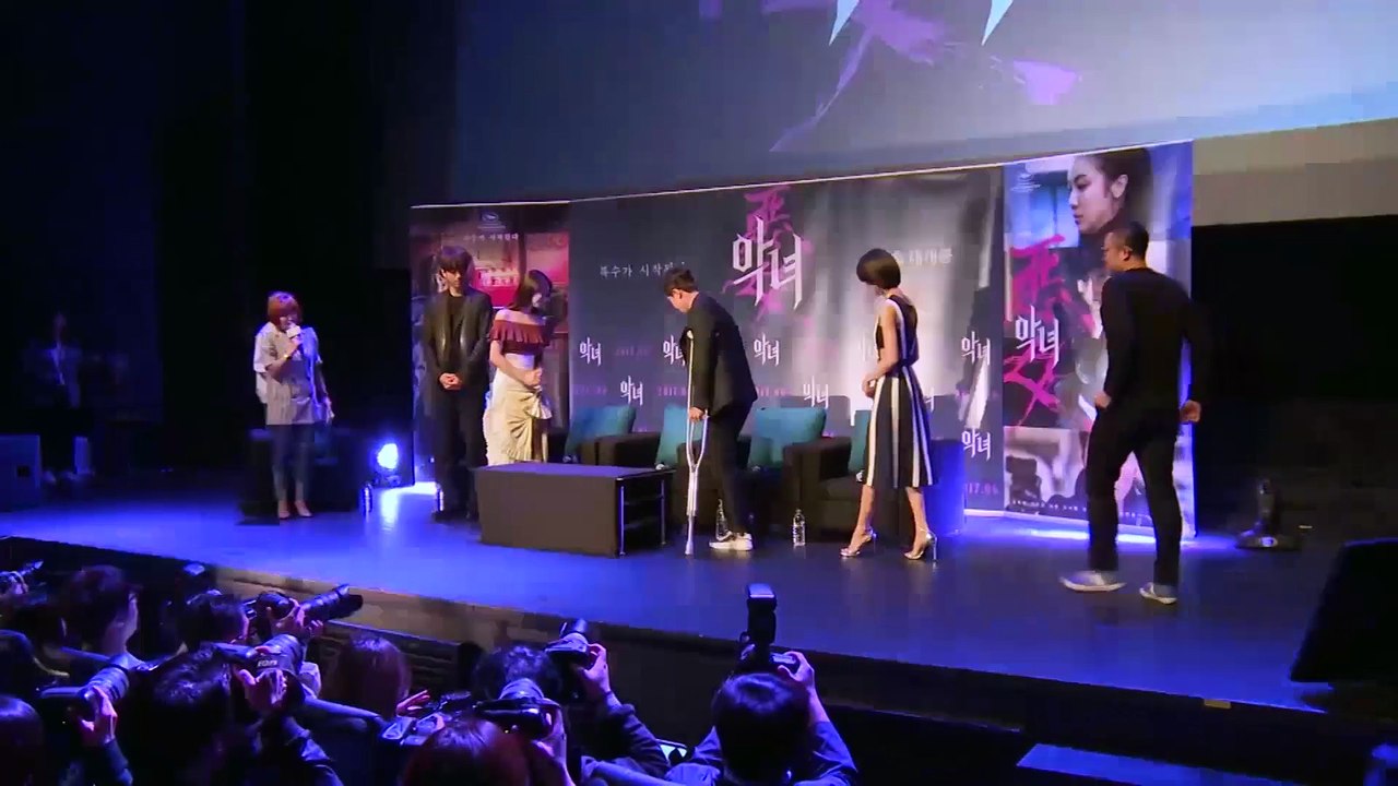 [Showbiz Korea] Shin Ha-kyun, Kim Ok-bin _ Interview