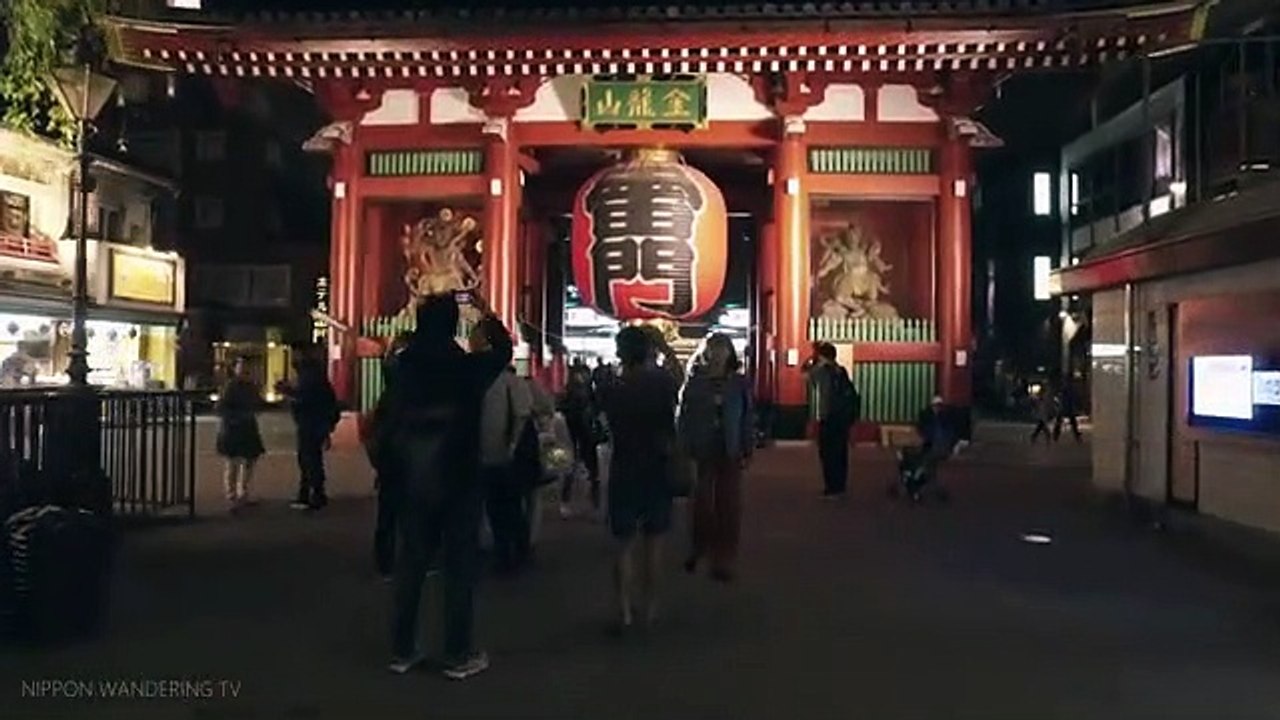 Walking Around Shinjuku