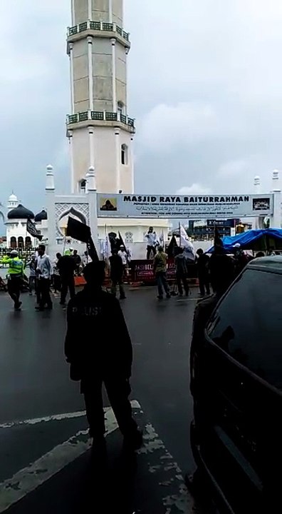 Gawat...Demo FPI dan HTI bawa bendera HTI