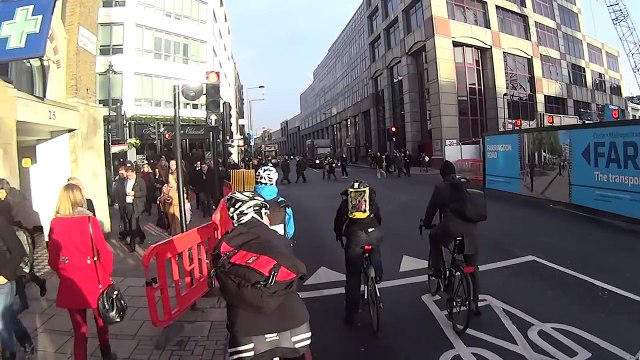 Driver vs Cyclist - Aggressive Driver-Passenger Assaults Cyclist in Farringdon - KW13 CWA