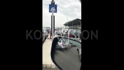 Ndërrimi i pikë pagesave shkakton tollovi në Aeroportin e Prishtinës
