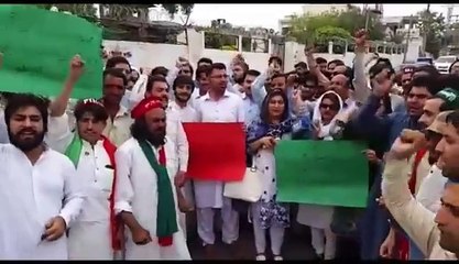 PTI Staged Protest Outside Peshawar Press Club Against SM Harassment