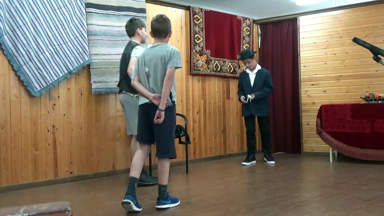 θεατρική παράσταση " Ο Καραγκιόζης Γεωπόνος 4"