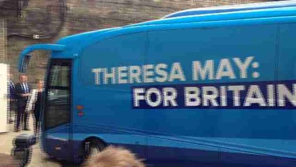 La campaña electoral británica suspendida tras subir el nivel de alerta