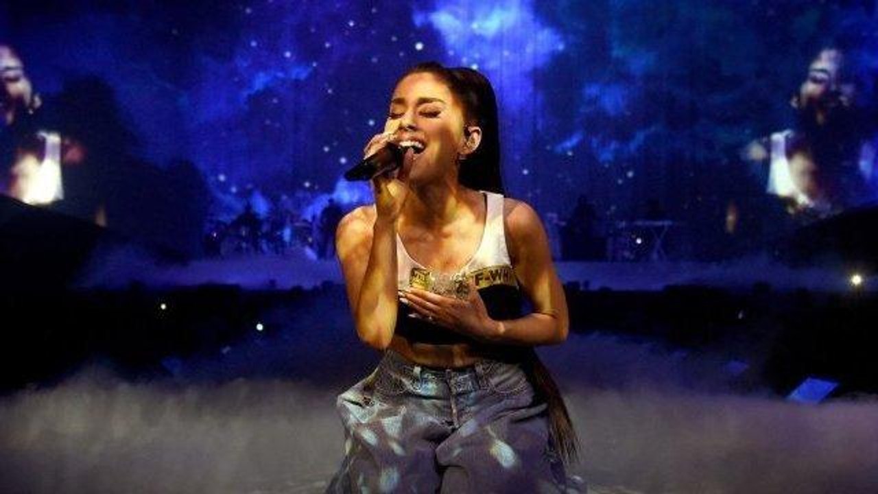 Il gesto clamoroso di Ariana Grande e di sua madre dopo l'attentato a Manchester
