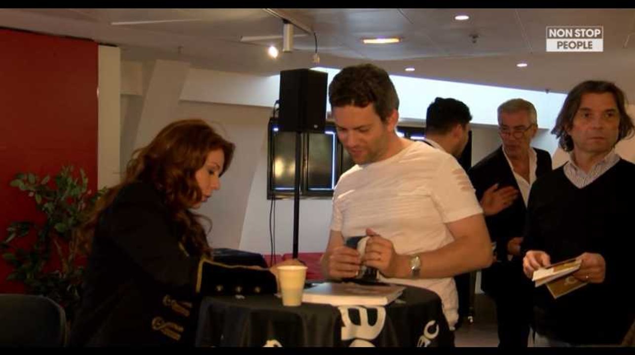 Isabelle Boulay à la rencontre de ses fans (exclu vidéo)