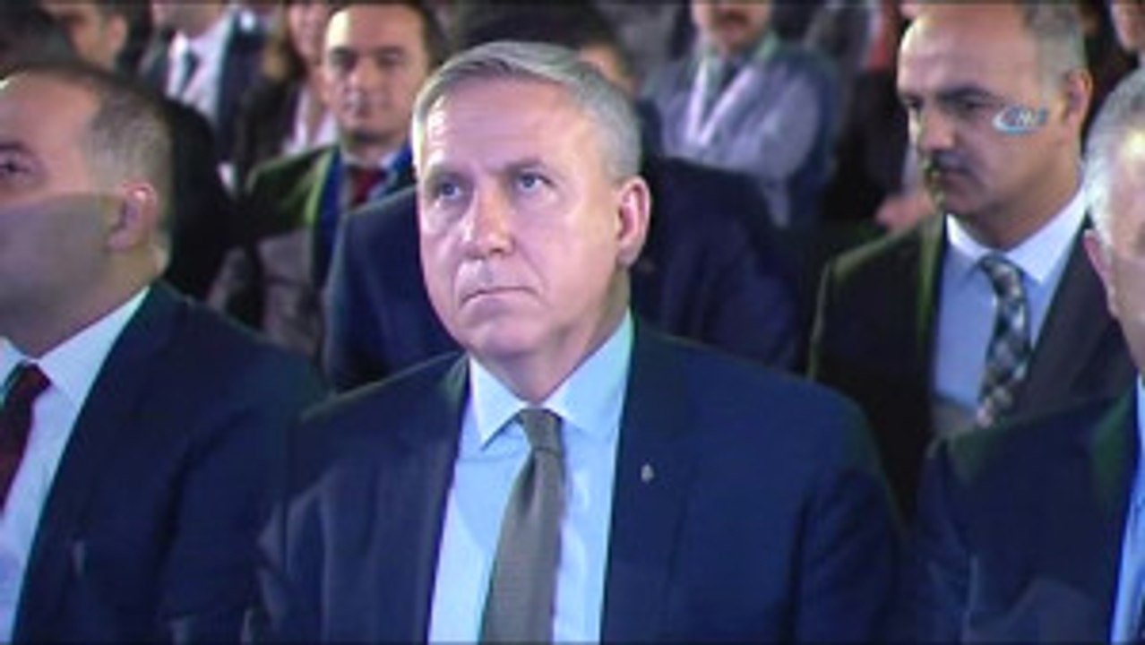 Ulaştırma Denizcilik ve Haberleşme Bakanı Ahmet Arslan: "Ülkemizin 'Ulusal Genişbant Stratejisi'ni...