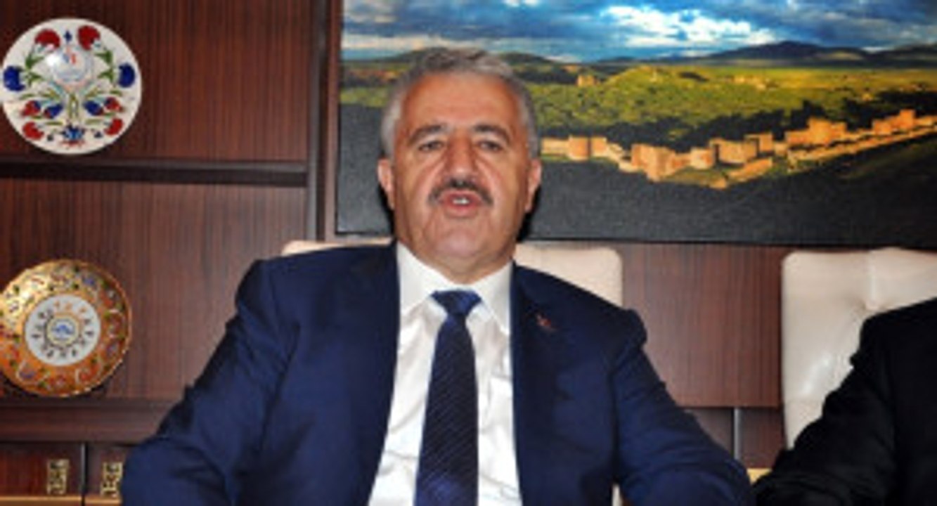 Bakan Arslan: "(Akıllı Şehir Uygulamaları) Belediyeleri Bu Uygulamalara Uymak Zorunda Bırakacağız"