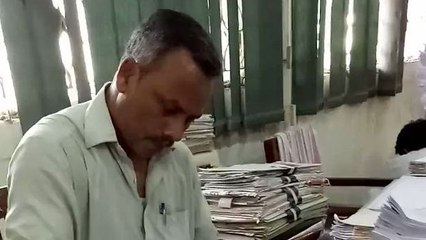 Un homme tamponne plus vite que son ombre