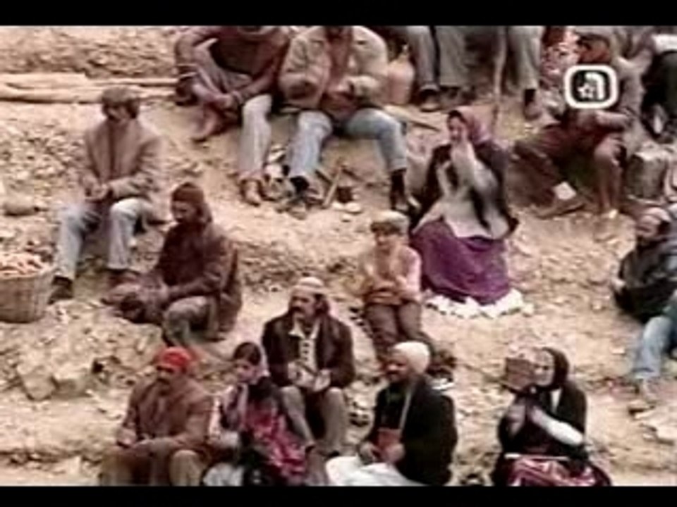 YouTube - Bergkurde springt vom Berg..lustig