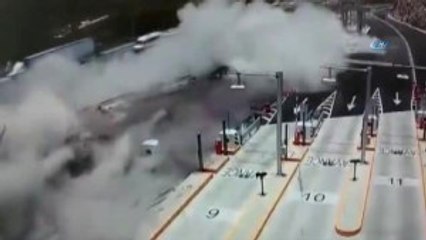 Meksika'da Aşırı Süratli Tır Dehşet Saçtı