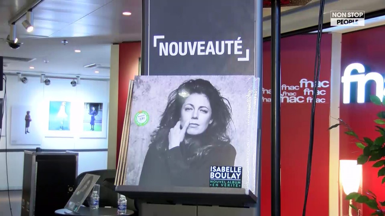 Isabelle Boulay à la rencontre de ses fans (exclu vidéo)