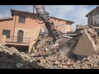 Video herunterladen: San Pellegrino di Norcia (PG) - Terremoto, rimozione macerie e recupero beni (24.05.17)