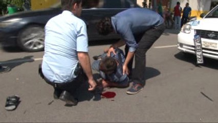 Yaşlı Adama Çarpan Sürücünün Oğlu, Yaralının Başından Bir An Olsun Ayrılmadı