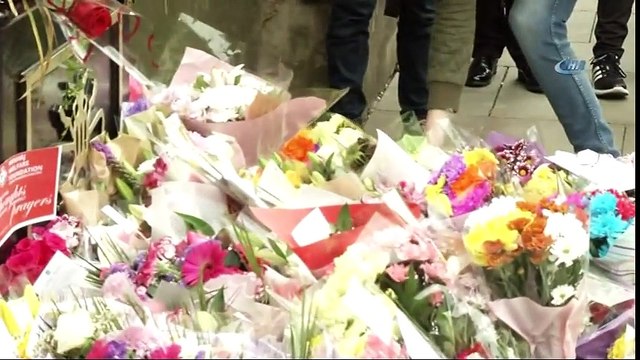 Manchester Saldırısında Ölenler İçin Anma Töreni Düzenlendi