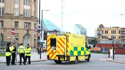 Cannes 2017: Festival Holds Moment of Silence for Manchester Bombing | THR News
