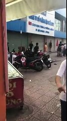 Đôi nam nữ bị nhóm côn đồ đánh hội đồng đến nhập viện vì tranh giành bán trà sữa
