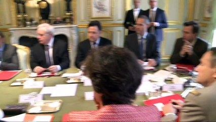 Macron veut prolonger l'état d'urgence (E. Philippe)