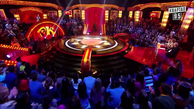 Нюхал носки на уроке физики, потому что они пахли физкультурой - Рассмеши Комика новый сезон