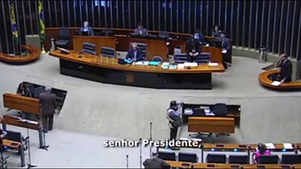 Eduardo Bolsonaro perde a paciência com a esquerda