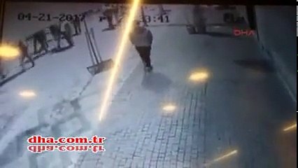 Bağcılar'da Kalabalığın Hışmına Uğrayan Kadın