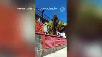 Encuentra al novio de su hija besando a otra mujer