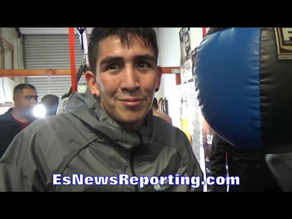 Leo Santa Cruz: NO ONE WOULD FIGHT Khan HE HAD NO OTHER CHOICE BUT Canelo - EsNews Boxing
