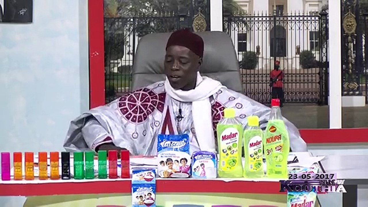 ABDOULAYE WADE veut donner la main de Sindiély à Macky Sall