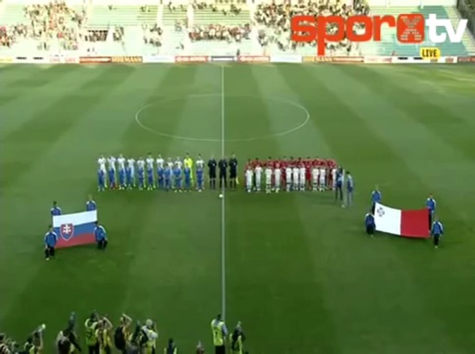 Quand le speaker met linkin park à la place des hymnes...