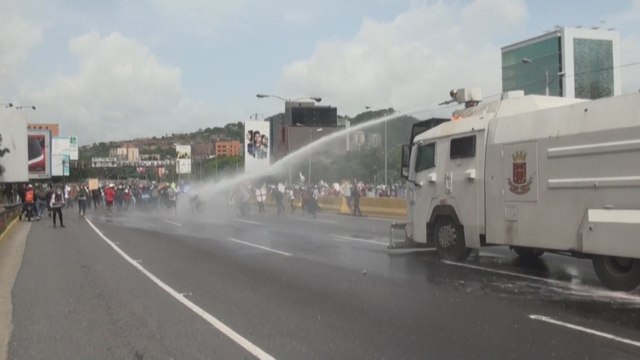 Saqueos, gases, agua y represión en marcha contra Constituyente