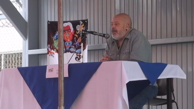 Escritor uruguayo anima presos mexicanos a poner sus sentimientos en palabras
