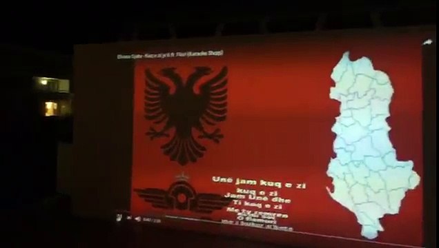 Gjimnazistët nga Lushnja përjashtohen nga resorti grek, kënduan këngën ‘Kuq e Zi’