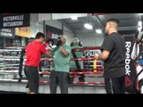 neno working mitts with pallo mikey with pita EsNews Boxing