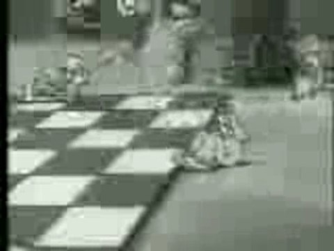 Betty Boop-Chess Nuts